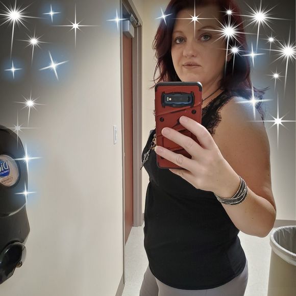 Meet your Posher, Julianne - Picture 1 of 1